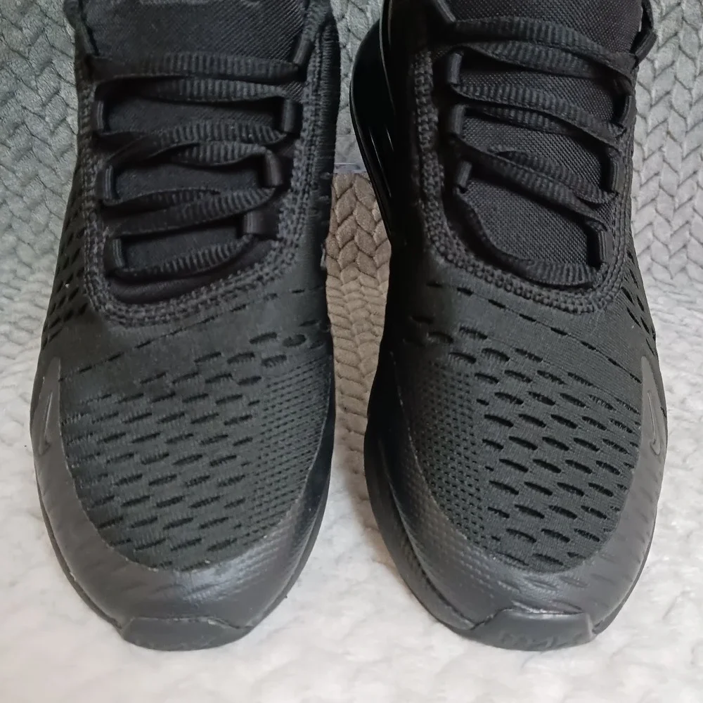 Nike Air Max 270 Triple Black GS Walking Running Shoes Size 6.5Y Women's 8
